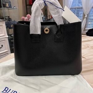 Elegant Black Burberry  Leather Tote Bag